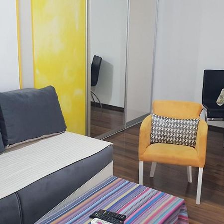 Yellow Apartment, Central ポドゴリツァ エクステリア 写真